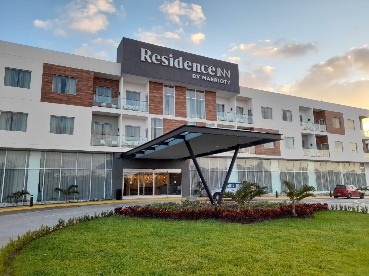 Residence Inn By Marriott Cancun Hotel Zone מראה חיצוני תמונה