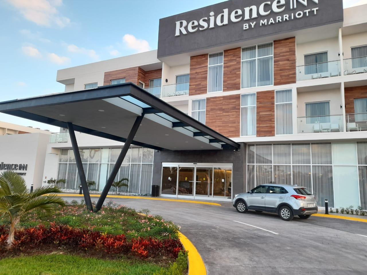 Residence Inn By Marriott Cancun Hotel Zone מראה חיצוני תמונה