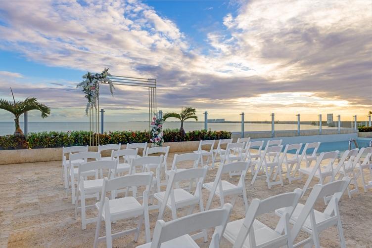 Residence Inn By Marriott Cancun Hotel Zone מראה חיצוני תמונה
