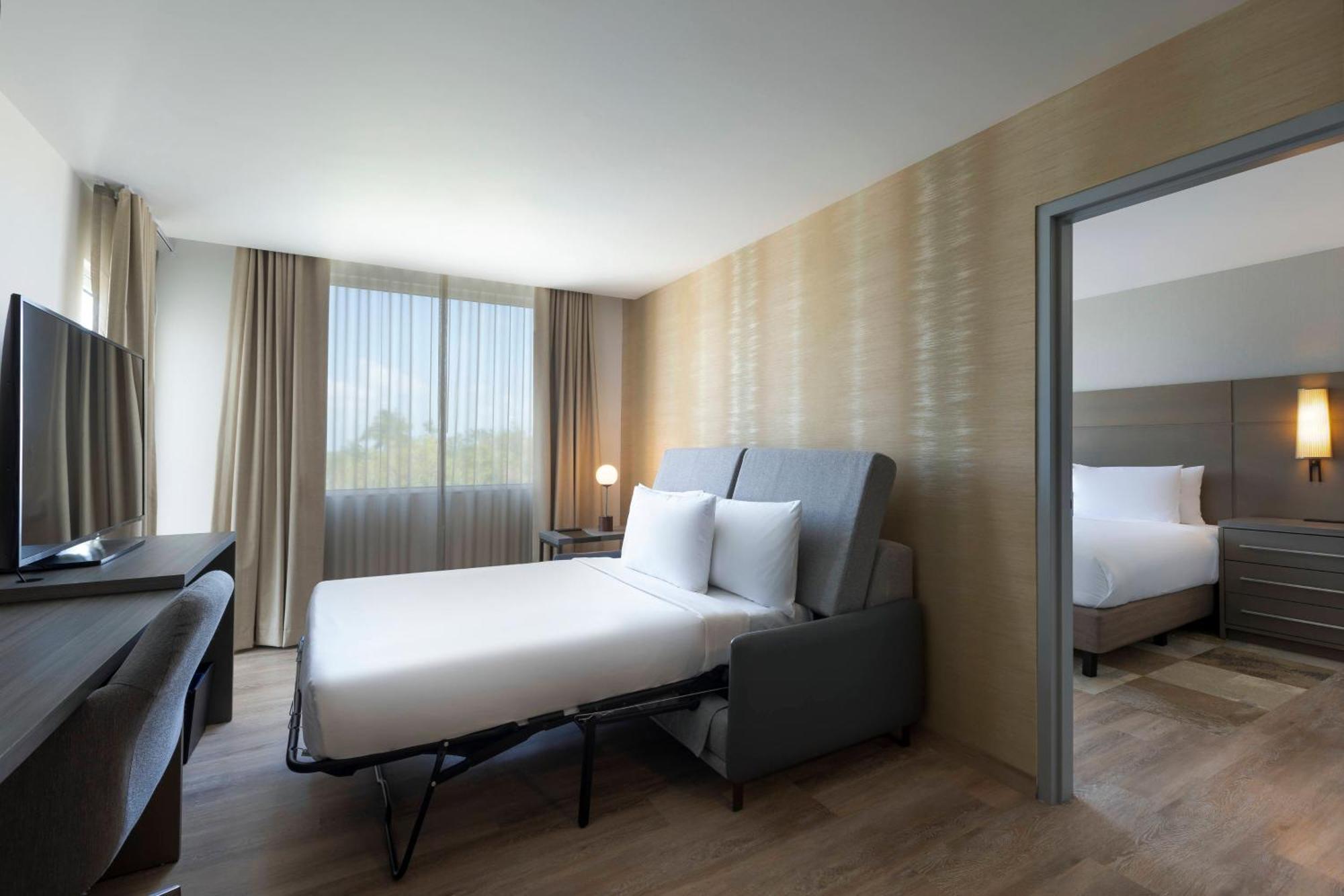Residence Inn By Marriott Cancun Hotel Zone מראה חיצוני תמונה