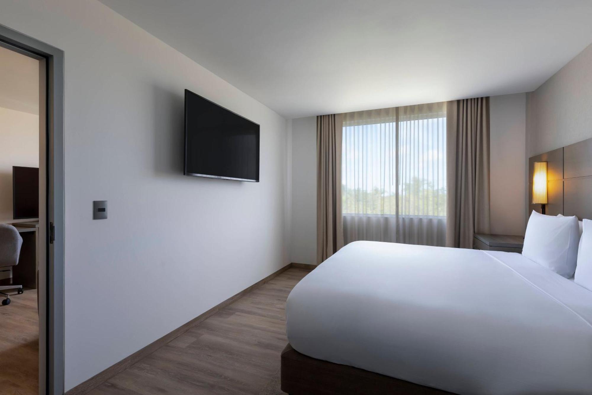 Residence Inn By Marriott Cancun Hotel Zone מראה חיצוני תמונה
